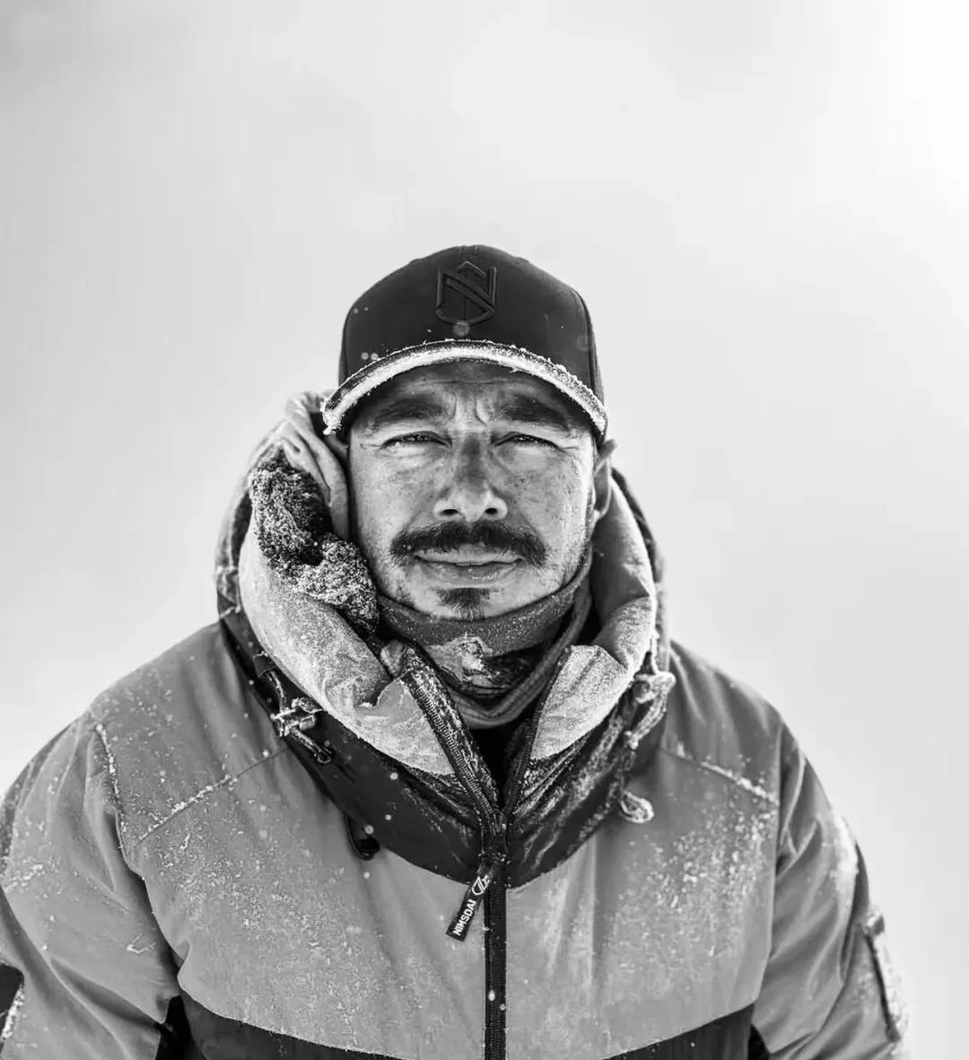上图尼尔马尔·普尔贾 下图 中国登山家 王钟